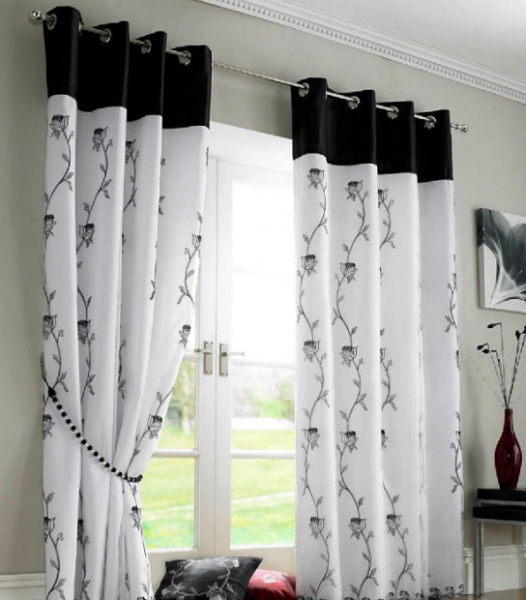 Черно-белые шторы в интерьере комнат: советы дизайнеров