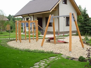 Преимущества детских площадок для дачи
