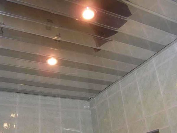 Подвесной потолок из алюминиевых реек