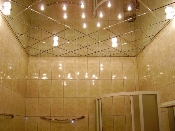 Подвесной потолок в ванной — виды и монтаж своими руками