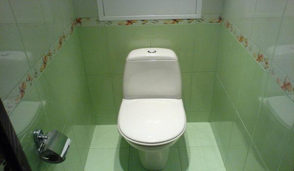 
				Чем красиво и недорого отделать стены в туалете
