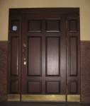 Деревянные входные двери : фото вариантов