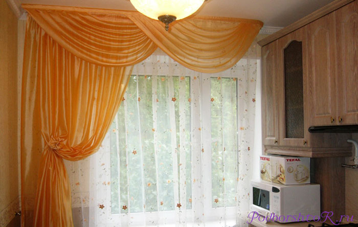 Как выбрать шторы персикового цвета: а нужен ли такой цвет