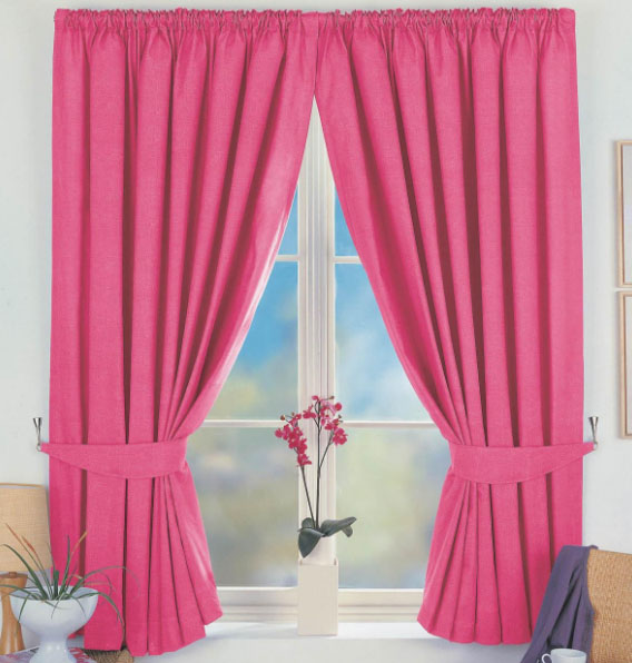 Советуют дизайнеры: как подобрать шторы розового оттенка