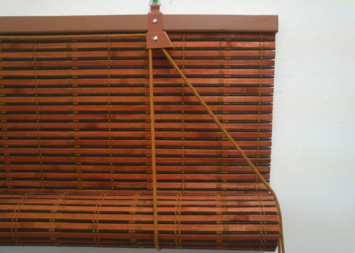 Рулонные бамбуковые шторы- жалюзи в интерьере: все от установки до правильного ухода