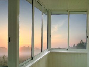 Виды и преимущества алюминиевых балконных рам