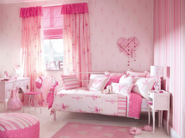 Как подобрать штору в розовый интерьер комнаты?