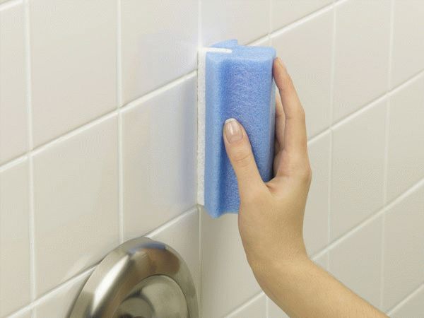 Выбор краски для плитки в ванной и технология нанесения