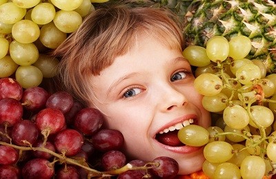 Почему виноград лучше есть вместе с косточками?