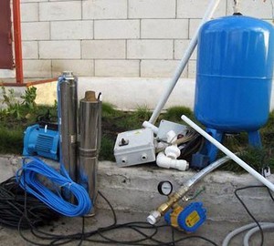 Как провести воду в дом с глубинным насосом из скважины