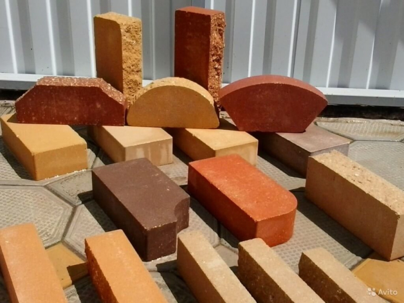 Разновидности кирпича для облицовки каминов и печей