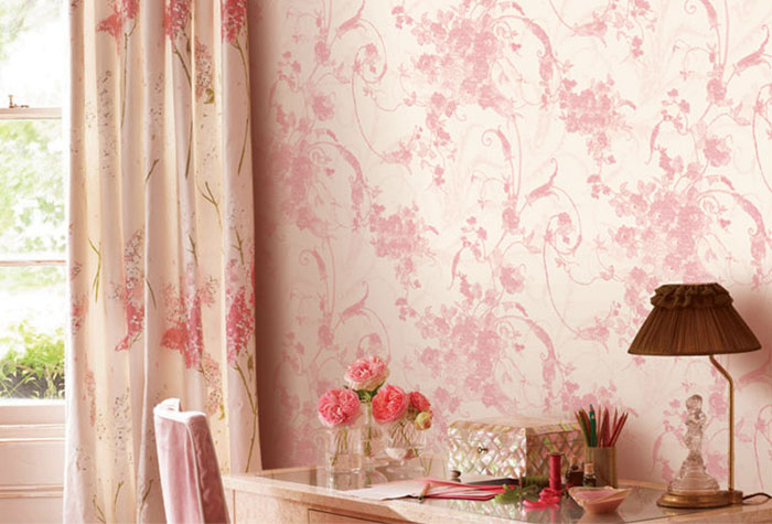 Какие шторы подойдут к розовым обоям: правила создания образов