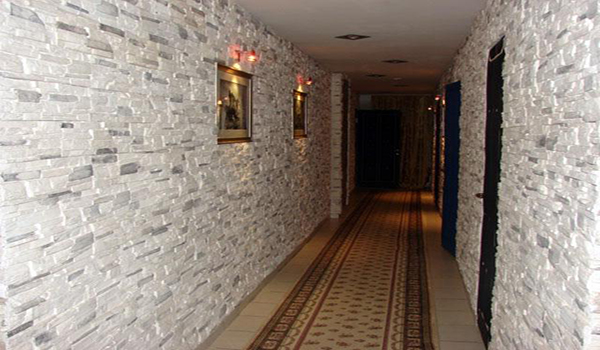 
				Идеи отделки стен в коридоре