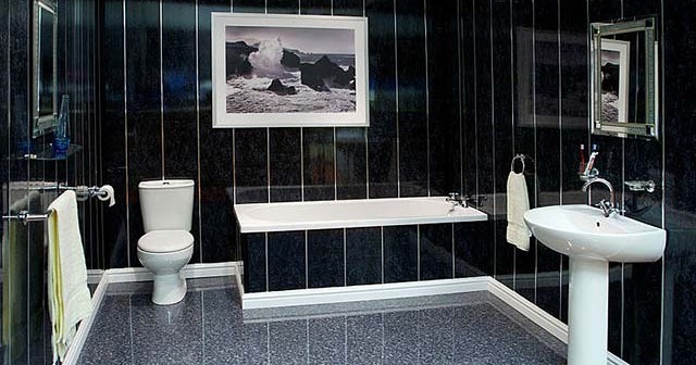 
				Достоинства и технология отделки ванной комнаты пластиком