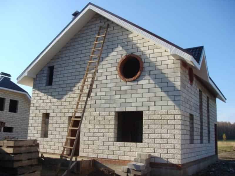 
				Особенности отделки домов из пеноблоков