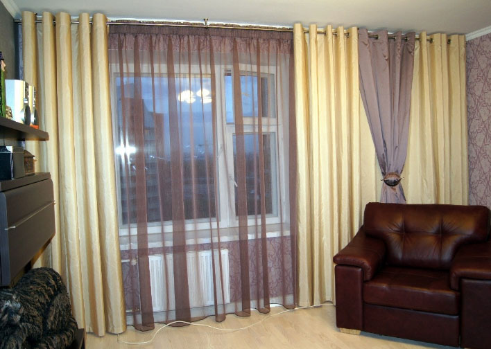 А вам известны тонкости выбора комбинированных штор для квартиры?