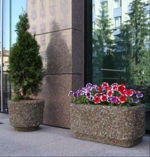 Уличные бетонные вазоны для цветов