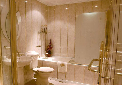 Чем отделать стены в ванной комнате лучше?