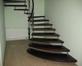 Характеристика видов лестниц на второй этаж и правила их монтажа своими руками