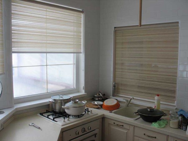 Кухонные шторы: от классики до современности (50 фото идей)