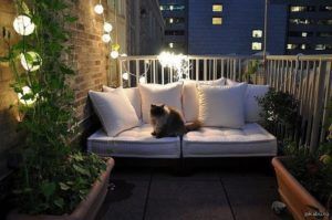 Виды диванов для балкона и лоджии