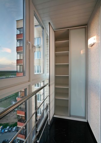 Пошаговая инструкция для тех, кто хочет заняться отделкой балкона и лоджии внутри