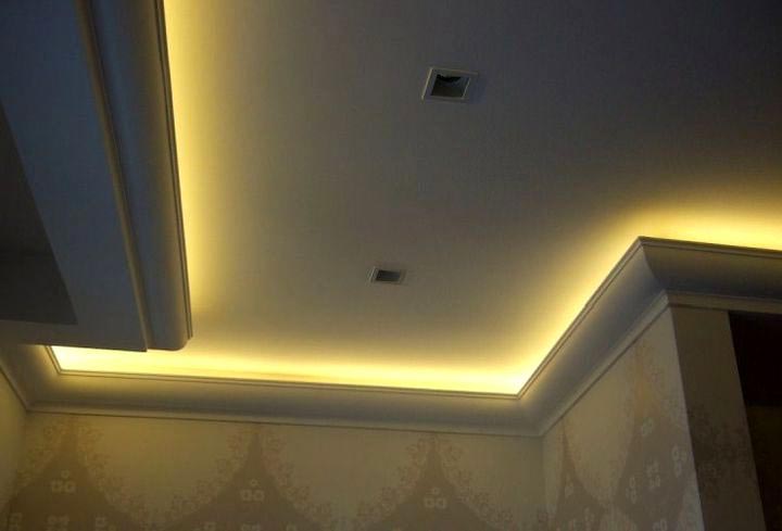 Выбор плинтуса с подсветкой для пола и потолка