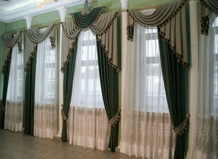 Узнайте, как выбрать шторы для зала с балконом: не забудьте про люверсы