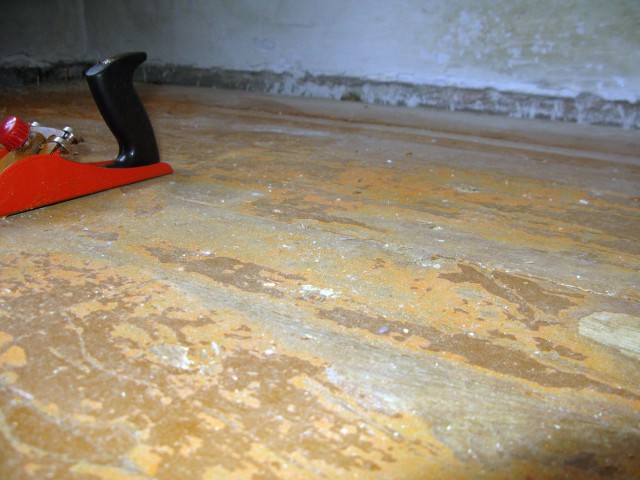 Укладка ламината на неровный деревянный пол
