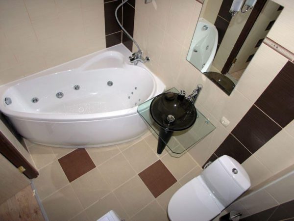 Дизайн ванной 2 на 2 метра – как вместить все необходимое?