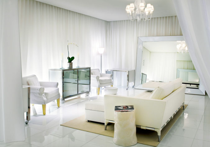 Белые шторы в интерьере: секрет красоты в каждой комнате
