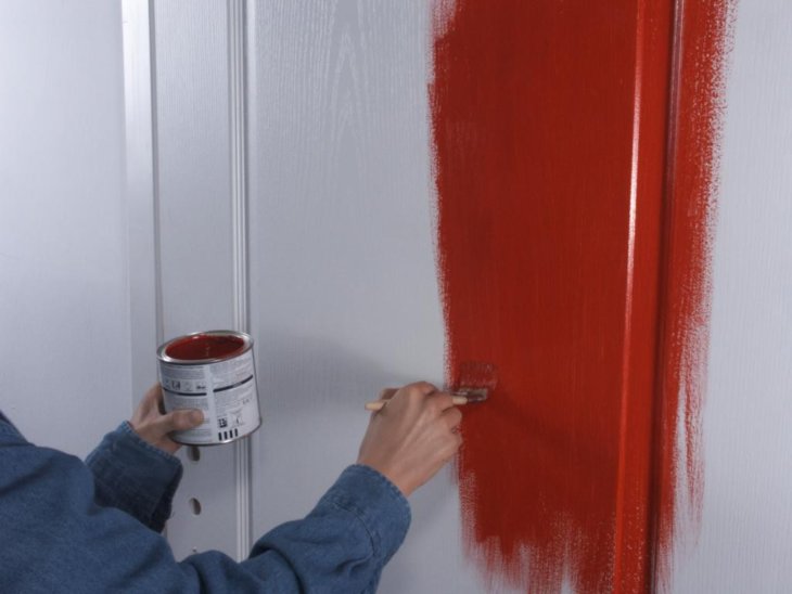 Краска по дереву для наружных работ и для отделки поверхностей внутри дома