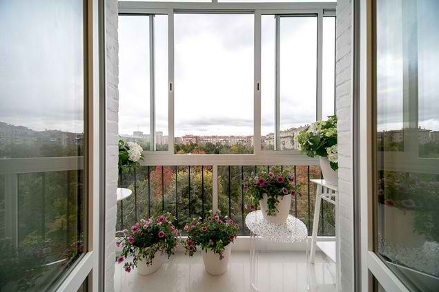 Установка французского окна вместо балконного блока