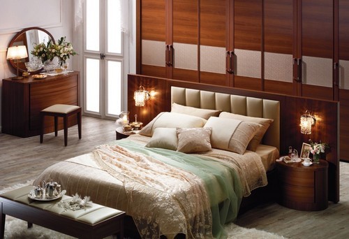 
	Спальня в стиле фьюжн: цветорове решение, освещение, декор, мебель	