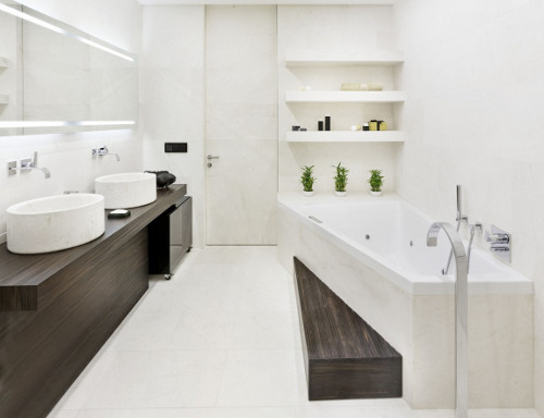 Белая ванная: особенности оформления интерьера 